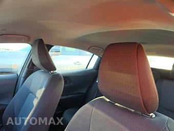 2025 Toyota Prius LE - miniatura 17