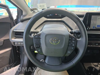 2025 Toyota Prius LE - miniatura 10