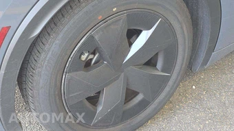 2025 Toyota Prius LE - miniatura 28