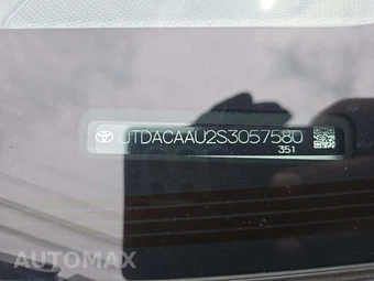 2025 Toyota Prius LE - miniatura 5