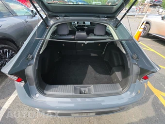 2025 Toyota Prius LE - miniatura 16