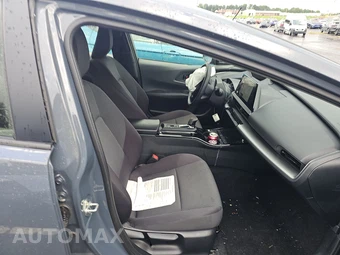 2025 Toyota Prius LE - miniatura 8