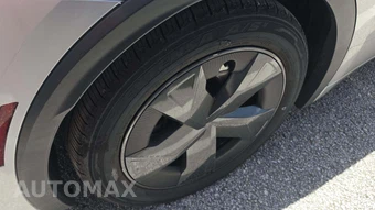 2025 Toyota Prius LE - miniatura 25