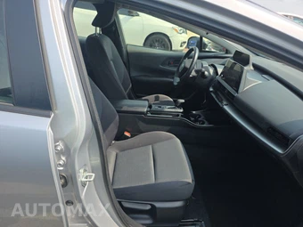 2025 Toyota Prius LE - miniatura 8