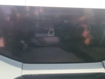 2025 Toyota Prius LE - miniatura 12
