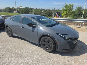 2025 Toyota Prius LE - miniatura 3