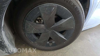 2025 Toyota Prius LE - miniatura 31