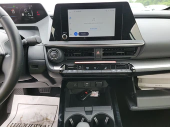 2025 Toyota Prius LE - miniatura 11