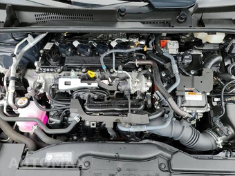 2025 Toyota Prius LE - miniatura 15