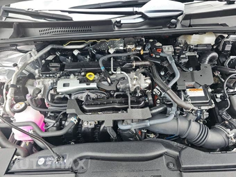 2025 Toyota Prius LE - miniatura 15