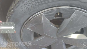2025 Toyota Prius LE - miniatura 21