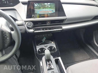 2025 Toyota Prius LE - miniatura 10