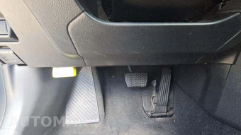 2025 Toyota Prius LE - miniatura 20