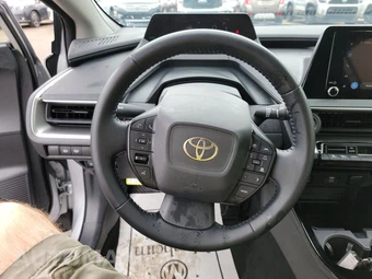 2025 Toyota Prius LE - miniatura 10