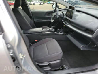 2025 Toyota Prius LE - miniatura 8