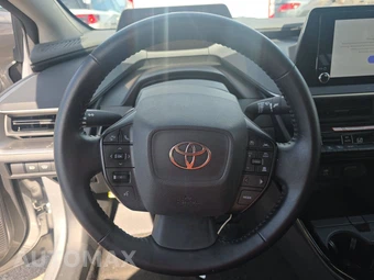 2025 Toyota Prius LE - miniatura 10