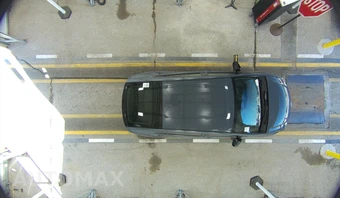 2025 Toyota Prius LE - miniatura 18