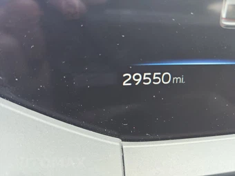 2025 Toyota Prius LE - miniatura 12