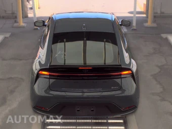 2025 Toyota Prius LE - miniatura 6