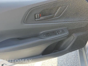 2025 Toyota Prius LE - miniatura 15