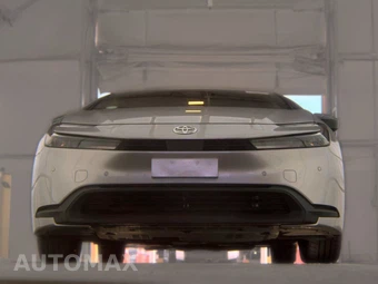 2025 Toyota Prius LE - miniatura 3