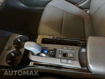2025 Toyota Prius Plug-In Hybrid SE - miniatura 19