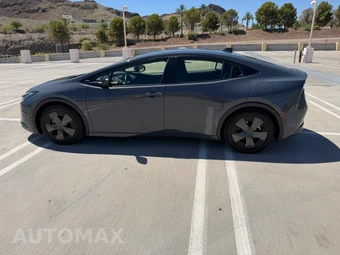 2025 Toyota Prius Plug-In Hybrid SE - miniatura 3