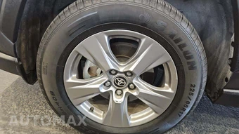 2025 Toyota RAV4 Hybrid LE - miniatura 24
