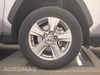 2025 Toyota RAV4 Hybrid LE – miniatura 10