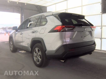 2025 Toyota RAV4 Hybrid LE – miniatura 8