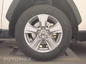 2025 Toyota RAV4 Hybrid LE - miniatura 10