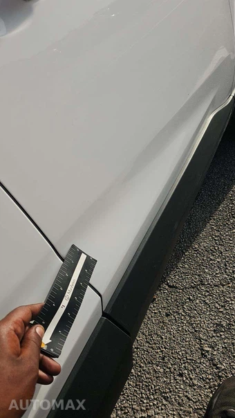 2025 Toyota RAV4 Hybrid LE - miniatura 26