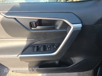 2025 Toyota RAV4 Hybrid LE - miniatura 9