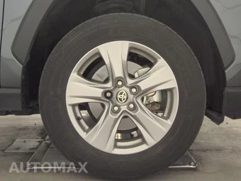 2025 Toyota RAV4 Hybrid LE - miniatura 10