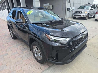 2025 Toyota RAV4 Hybrid LE - miniatura 4