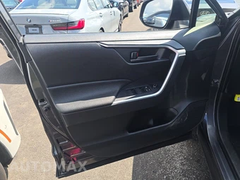 2025 Toyota RAV4 Hybrid LE - miniatura 13