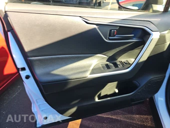 2025 Toyota RAV4 Hybrid LE - miniatura 9