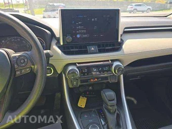 2025 Toyota RAV4 Hybrid XLE – miniatura 10