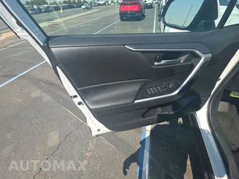 2025 Toyota RAV4 Hybrid XLE - miniatura 9