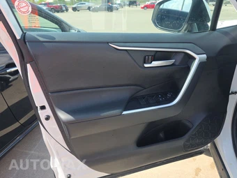 2025 Toyota RAV4 Hybrid XLE - miniatura 9