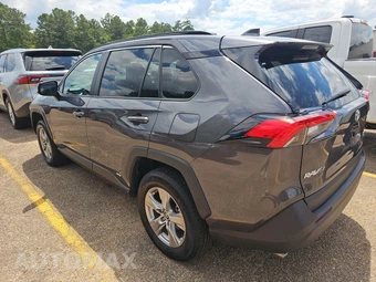 2025 Toyota RAV4 Hybrid XLE - miniatura 6