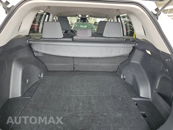 2025 Toyota RAV4 Hybrid XLE - miniatura 16