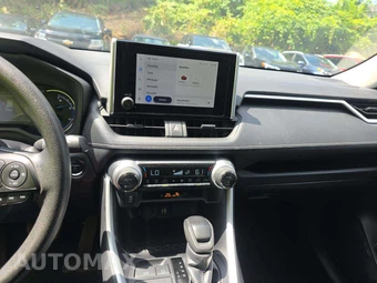 2025 Toyota RAV4 Hybrid XLE – miniatura 10