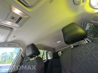 2025 Toyota RAV4 Hybrid XLE – miniatura 11