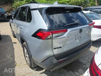 2025 Toyota RAV4 Hybrid XLE – miniatura 2