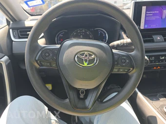 2025 Toyota RAV4 Hybrid XLE - miniatura 10