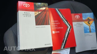 2025 Toyota RAV4 Hybrid XLE - miniatura 18