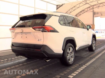 2025 Toyota RAV4 Hybrid XLE - miniatura 4