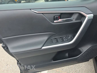 2025 Toyota RAV4 Hybrid XLE - miniatura 9
