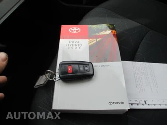 2025 Toyota RAV4 Hybrid XLE - miniatura 9